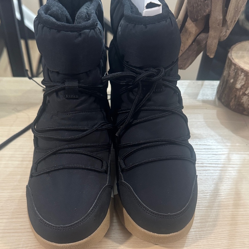 All in Motion Black Winter Boots